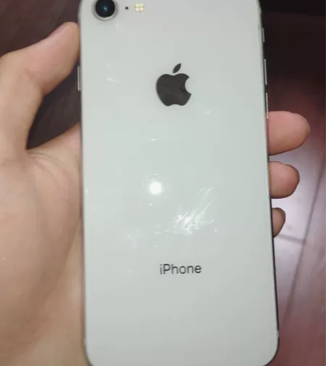 苹果8 64g 二手 屏幕电池都没换 要的...