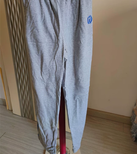 男士运动服套装，180斤以下可穿，几乎全新...