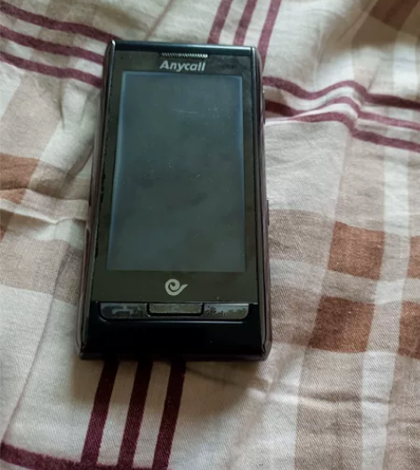 三星W709 功能正常。成色见图。一机一电...