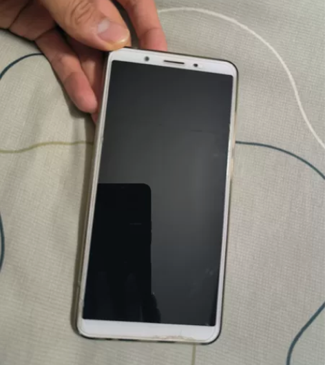 vivo Y73 运行内存:3GB存储容量...