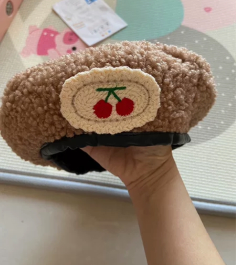 羊羔毛贝雷帽全新 适合头围46-48cm ...