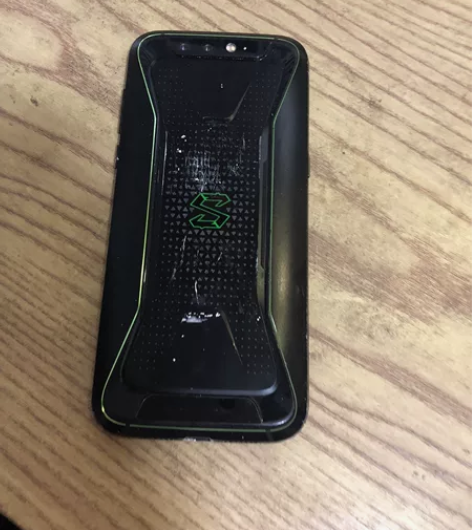 黑鲨1 6+64 全网通游戏手机 功能正常...