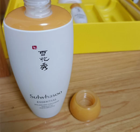 全新未拆封，我皮肤比较油，所以从不用乳液 ...