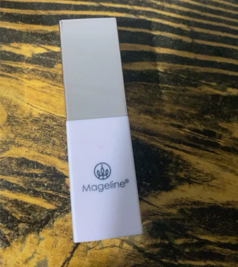 麦吉丽口红，别人送的，拆封后一次未用，盖子...