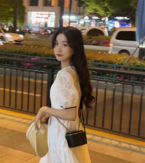 Coco家在逃公主风连衣裙，后背绑带设计，...