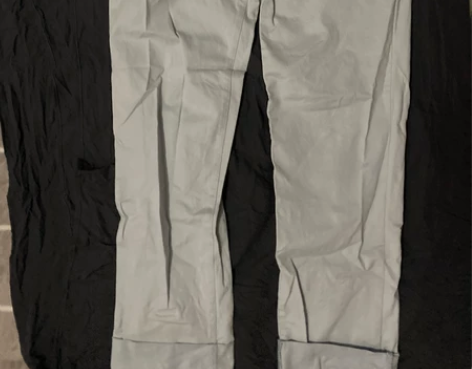 蓝色九分裤，专柜购买，转给需要的朋友，16...