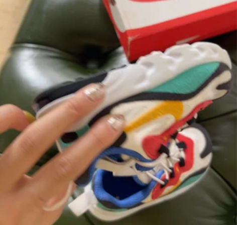 耐克春秋鞋21码 实体店买的300多 鞋底...