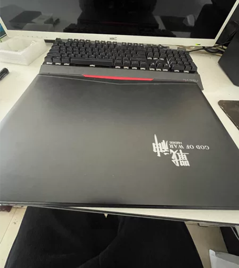 特价出自用战神游戏本，全原装，电池耐用，配...