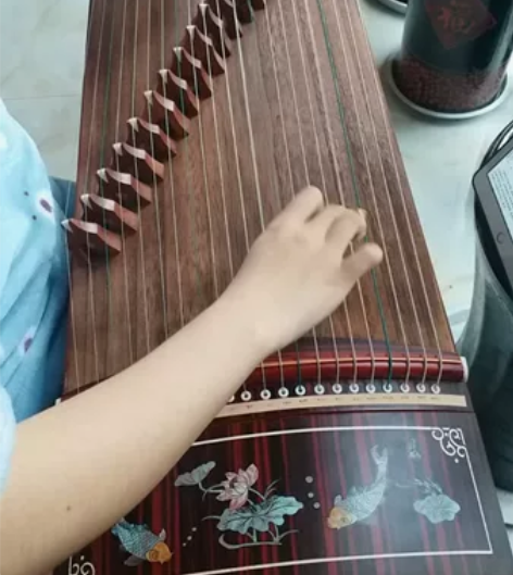 仅自提，标价及售价，163标准古筝，由于本...