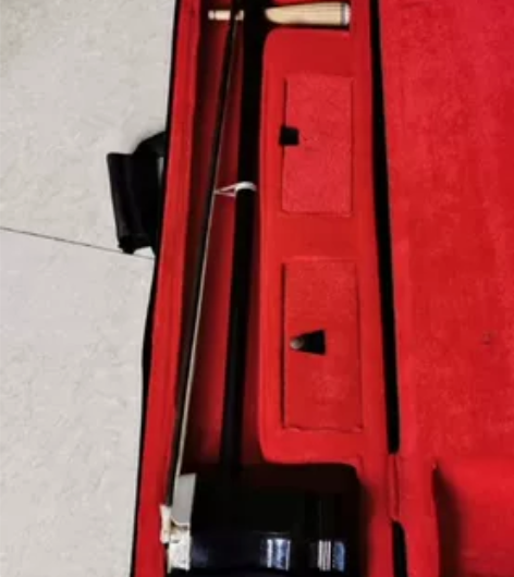 九成新二胡一把,100元自提,重要的事情说...