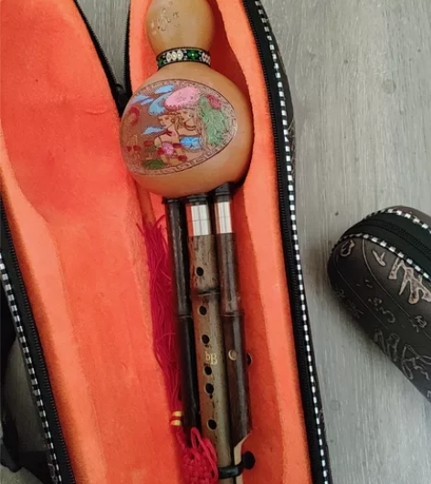 琴行撤柜，剩两个降B葫芦丝，50元一个 感...
