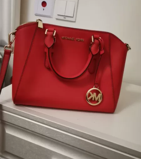 MK饺子包，小号，无任何瑕疵，9.5新，带...