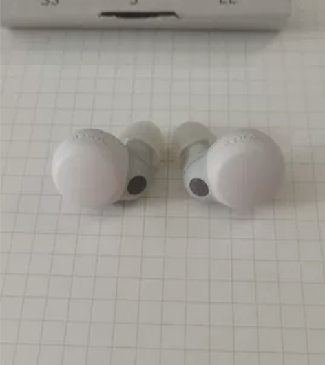 新买的,耳机仓丢了,现在便宜出了,耳机本体...