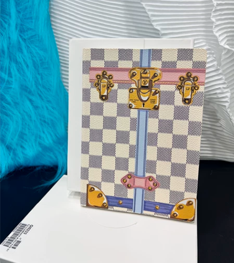 赠品lv笔记本，消费满9999送完为止 感...