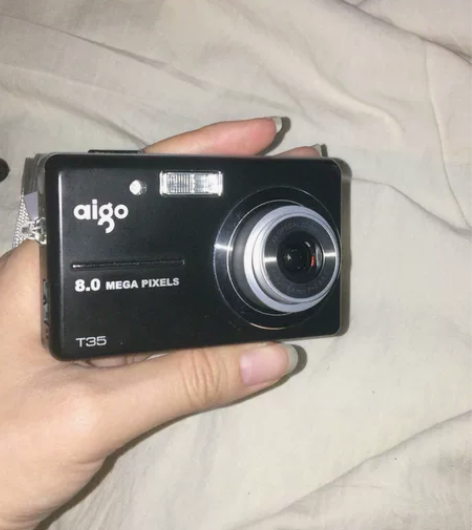 几乎全新没有怎么用 没有任何刮痕 摄像头卡...