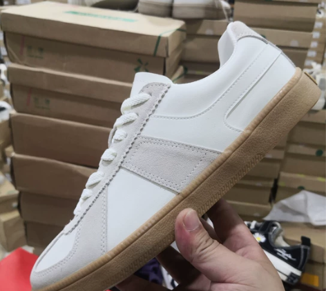 李宁男士小白鞋德训鞋,仅39.5/40/4...