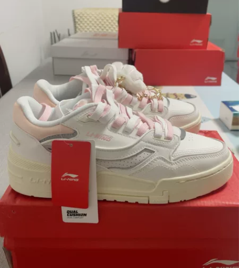 李宁女款板鞋39码全新 全新无瑕疵  原价...