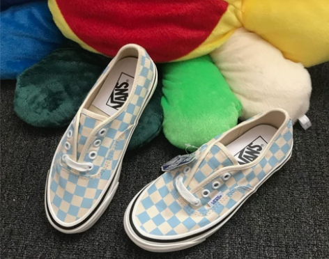正品vans奶蓝棋盘格Aut 员工折扣正品...