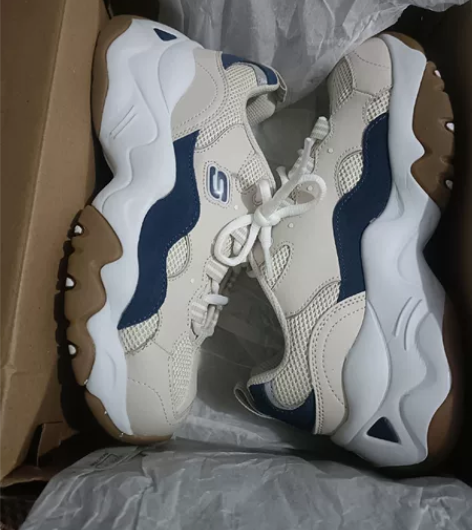 仅穿一次几乎全新Skechers斯凯奇林允...