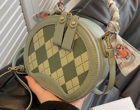 疫情原因，实体店倒闭，处理一批高级质感小包...