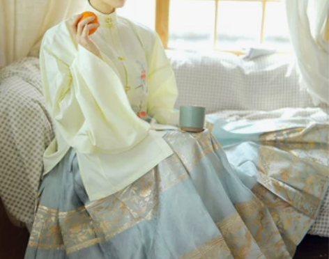 兰若庭 汉服 望水云鹤 织金纱 绿色马面 ...