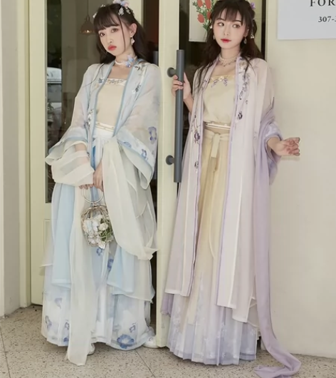 十三余小豆蔻儿[牵牛咩咩]绣花对襟长衫披帛...