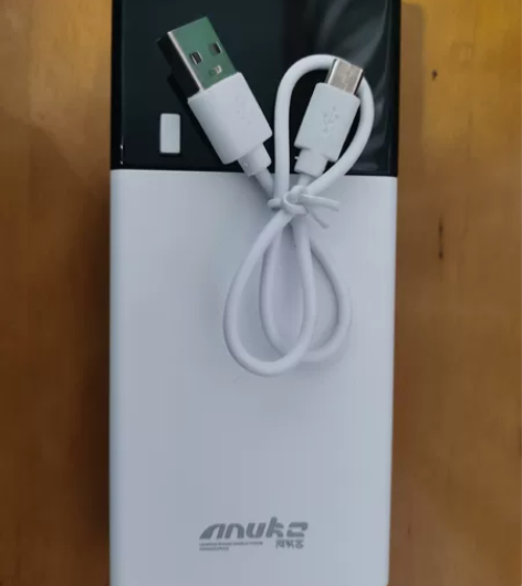 充电宝,20000mAh,买手机的赠品 感...