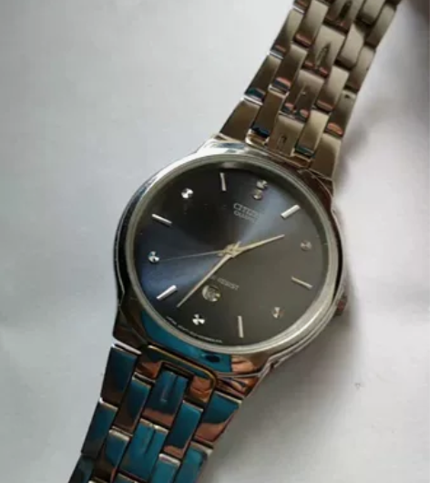 日本品牌西铁城石英手表 外壳有磨损，一切正...