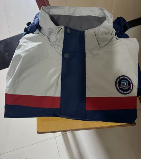 德清求是高级中学 冬季校服 一套全新  没...