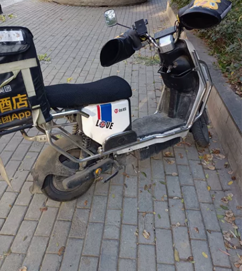 出一辆外卖电动车架，台铃国标绿牌，今年5月...