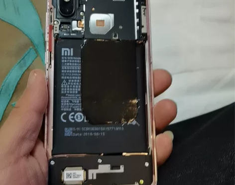 小米8配置6+64无锁。主板正常开机。主板...