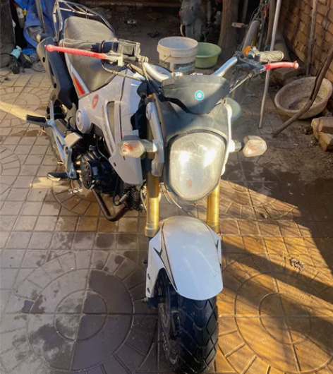 小猴子摩托车125cc 带牌行驶证三减不漏