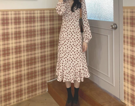 碎花连衣裙女春秋2021年新款高腰仙女桔梗...