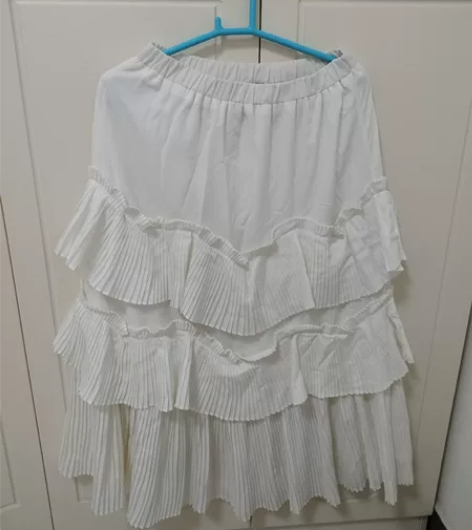 白色蛋糕裙，DR品牌的，均码，120斤内可...