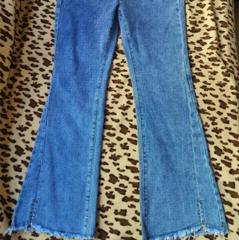 前开叉毛边喇叭牛仔裤全新 全新长90腰围6...