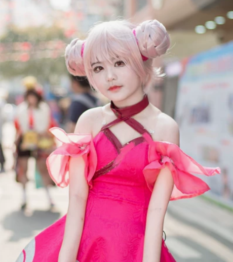 已被hold[托腮]出乔妹原皮，除了鞋子，...