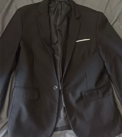男生修身西服，九成新，闲置，身高170-1...