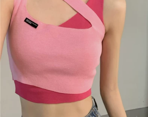 团团达令 树莓色玫红不规则性感纯欲吊带背心...