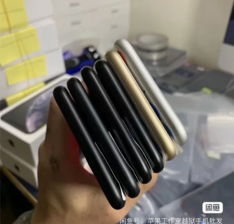 工作室下来的50台苹果8、64G 打包出。...