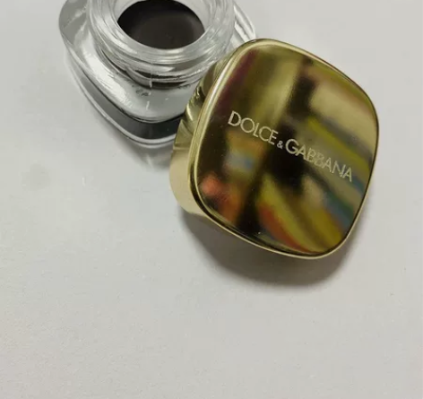 老公跑了、店关了、 杜嘉班纳、正品、眼影眼...