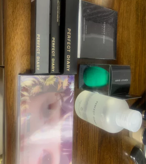 完美日记彩妆，在店里买的一直闲置没用过，全...