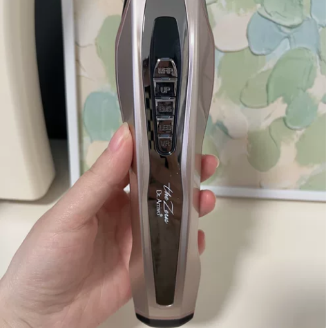 低价出宙斯美容仪，宙斯旗舰店入，因为做了面...