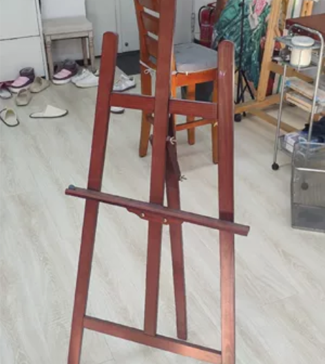 出闲置画架，松木，胡桃色，功能完好没有毛病...