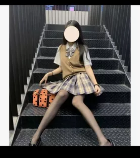 jk群，买来拍照用的  穿过一次，基本全新...