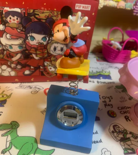 迪士尼正版 米奇滑板太阳能表  盒子没了 ...