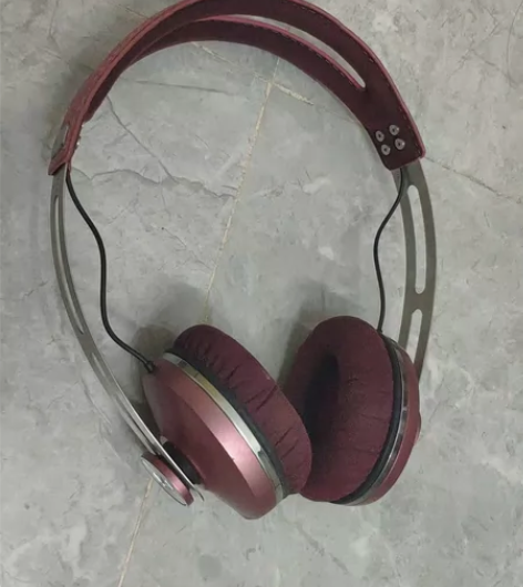 出两个小馒头插线耳机  就两个  打包一起...