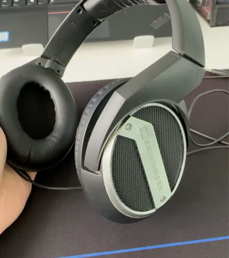 森海塞尔HD4xx，型号忘了，音质良好，想...