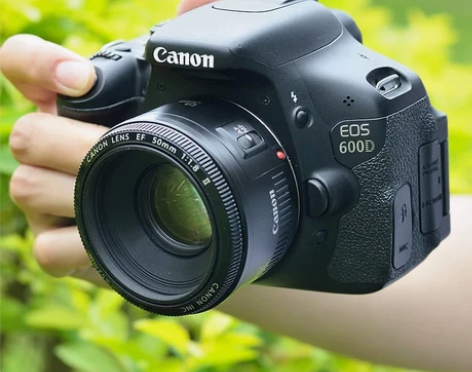 佳能600d摄影旅游入门级高清数码单反照相...