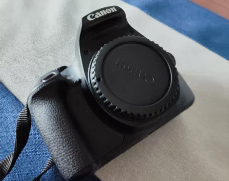 闲置单反： 出一台佳能1300D，自带镜头...