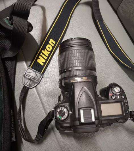 尼康d90单反套机带尼康 1，相机成色如图...